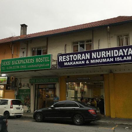 Sensi Backpackers Hostel コタキナバル エクステリア 写真
