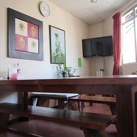 Sensi Backpackers Hostel コタキナバル エクステリア 写真