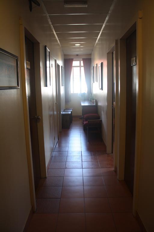 Sensi Backpackers Hostel コタキナバル エクステリア 写真