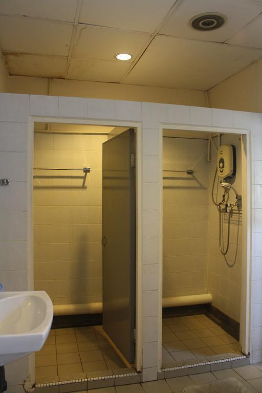 Sensi Backpackers Hostel コタキナバル エクステリア 写真