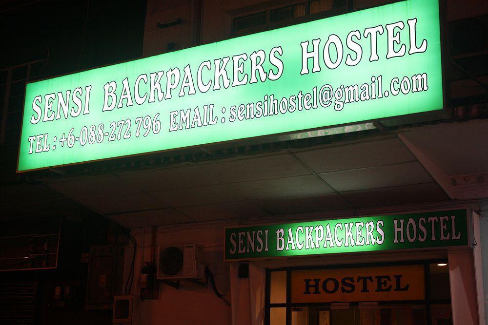 Sensi Backpackers Hostel コタキナバル エクステリア 写真