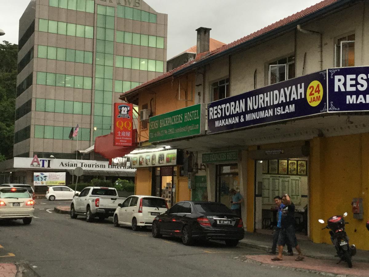 Sensi Backpackers Hostel コタキナバル エクステリア 写真