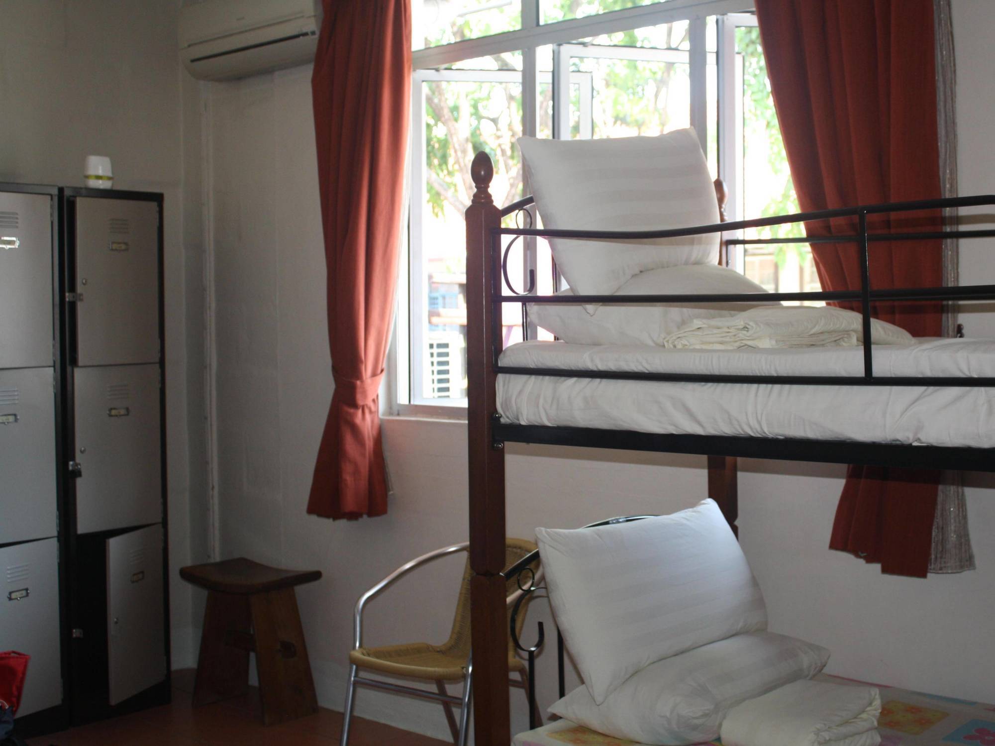 Sensi Backpackers Hostel コタキナバル エクステリア 写真