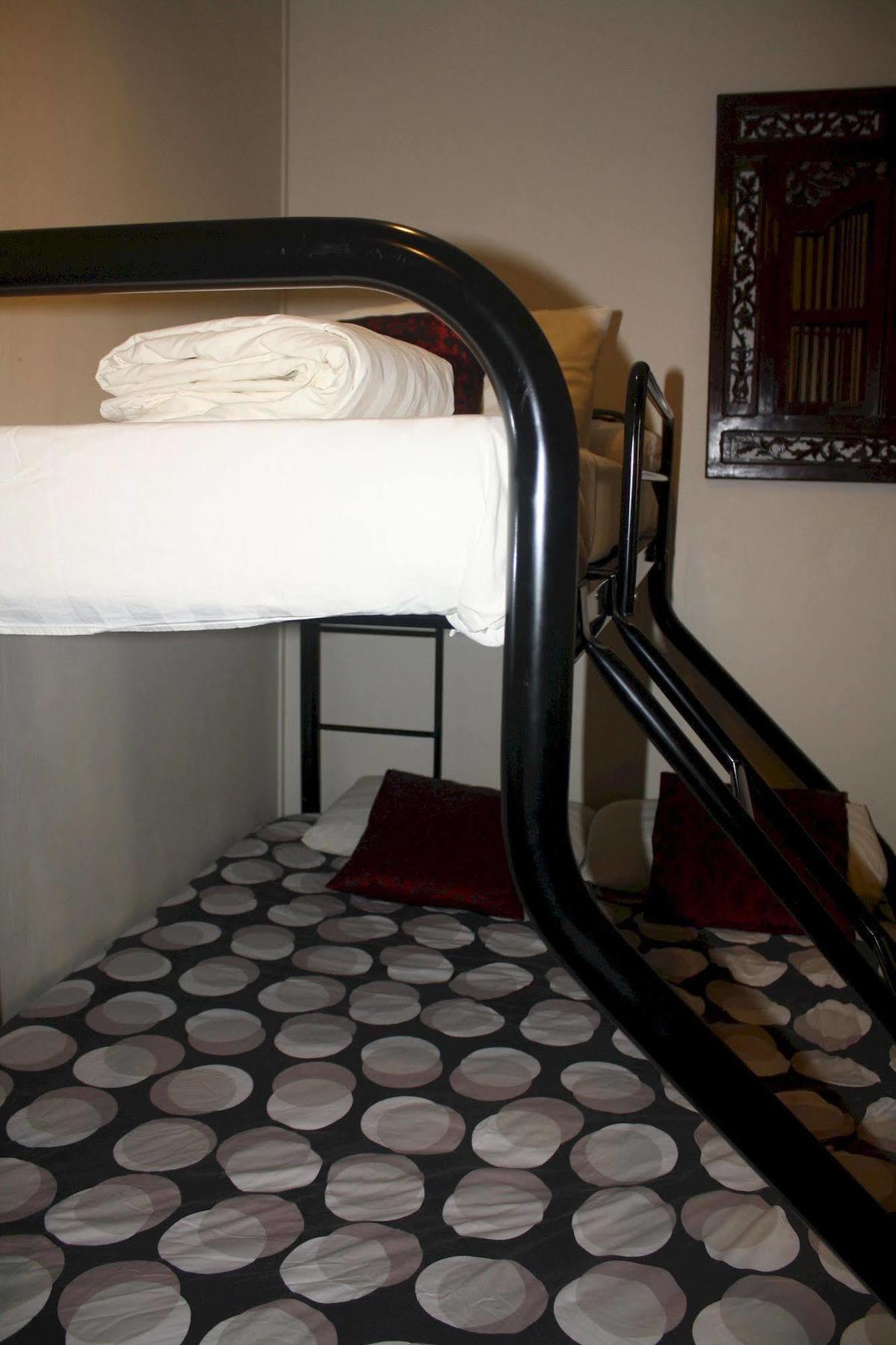 Sensi Backpackers Hostel コタキナバル エクステリア 写真
