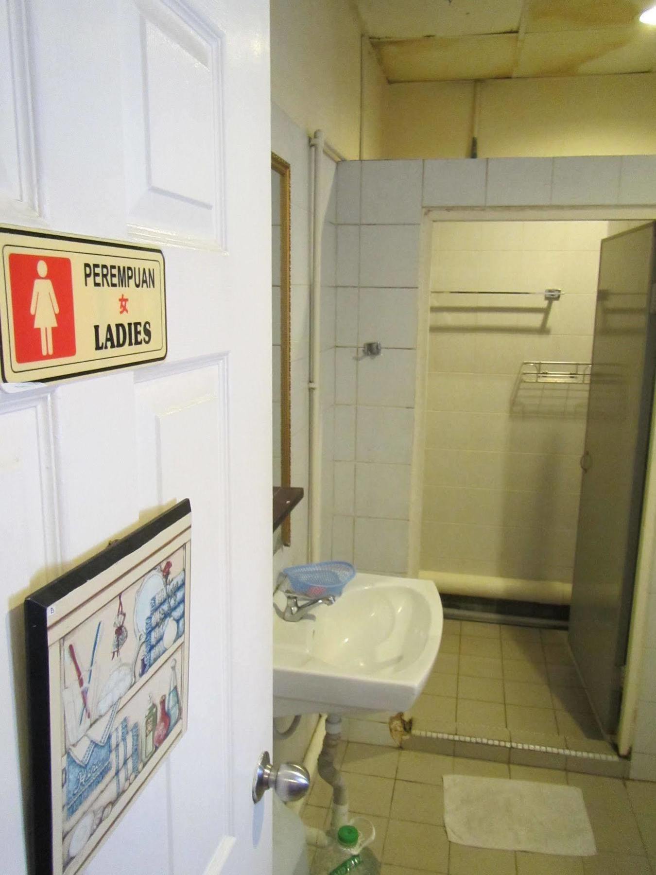 Sensi Backpackers Hostel コタキナバル エクステリア 写真